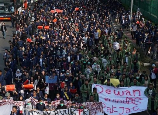 Berlangsung hingga Malam Hari, Demo Mahasiswa di DPR Bawa Pulang 3 Lembar Surat, Isinya?