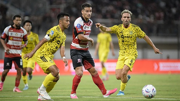 Ini Evaluasi Van Gastel Usai PSIM Kalah dari Madura United