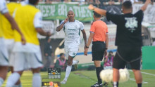 Kesuksesan Melvyn Lorenzan Acak Pertahanan Persebaya