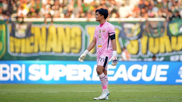 Ungkap Kekecewaan Pemain Persebaya. Ernando Ari Janji Bayar Kegagalan