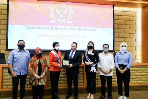 Miss IMI Dibekali Wawasan Kebangsaan Melalui Empat Pilar MPR RI