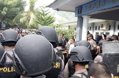 Lapas Jambi Ricuh, Ratusan Polisi Bersenjata Lengkap Dikerahkan