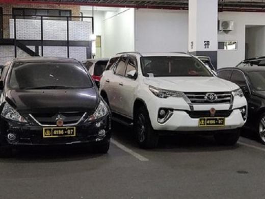 Arteria Dahlan Layak Dibui 2 Bulan karena Pakai Plat Nomor Mobil Palsu