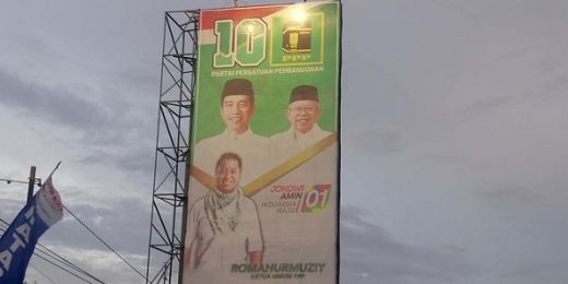 TKN: Baliho Gambar Romahurmuziy Akan Kami Ganti Foto Mbah Moen dengan Jokowi-Maruf Amin