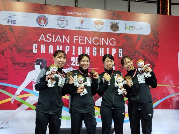 Lagi, Jepang Tambah Emas dari Beregu Floret Putri