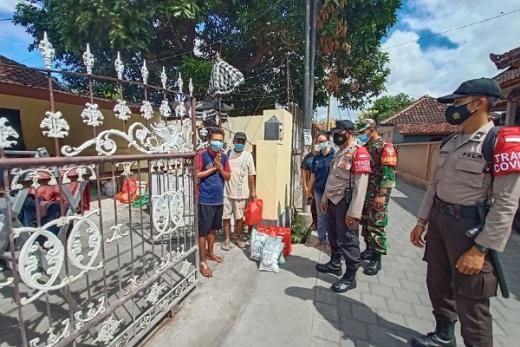 Pemkot Tangsel Pastikan BTT Aman, Bansos Warga Isoman akan Terus Disalurkan