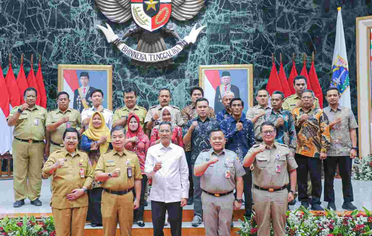 Pj Gubernur DKI Apresiasi RT dan RW Tertib Adminduk