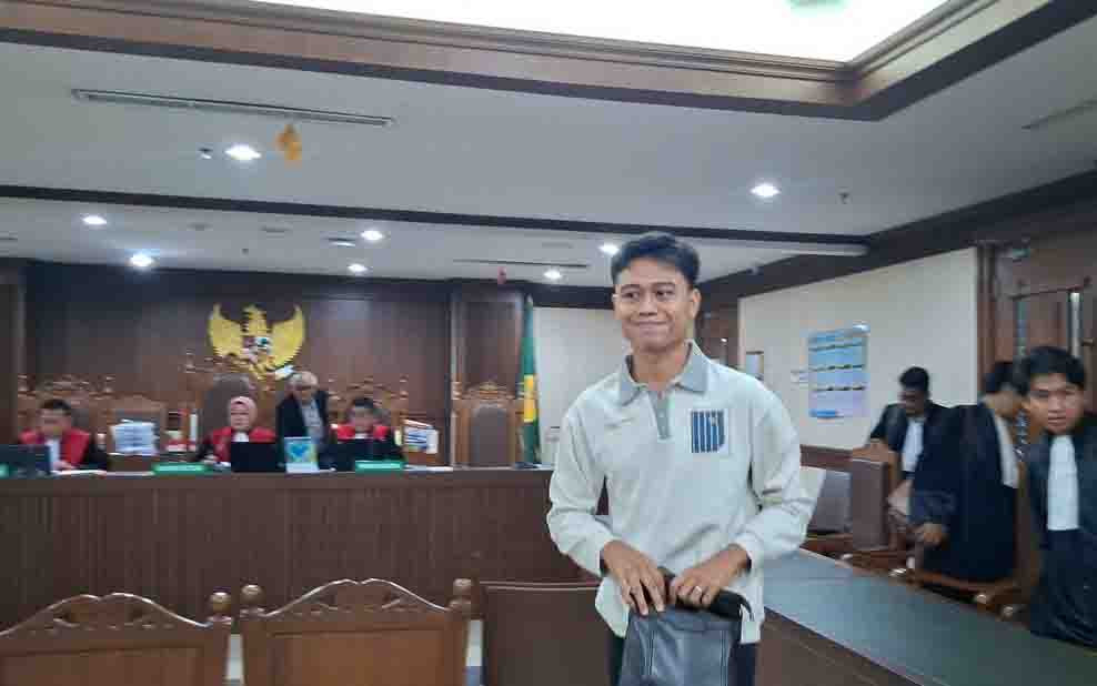 Sehari Usai Wisuda, Khariq Anhar Hadapi Sidang Pledoi Kasus UU ITE