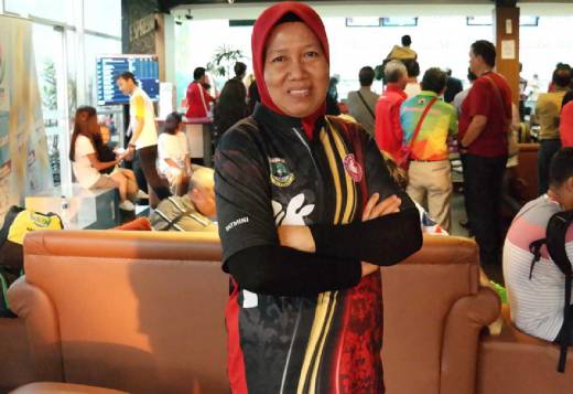 Luar Biasa, Yatmini 58 Tahun, Jadi Atlet Bowling Tertua yang Tampil di PON 2016