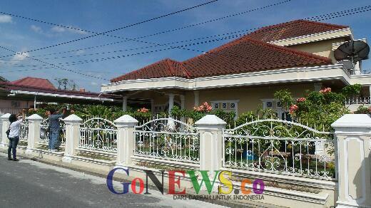 Rumah Wabup Bengkalis di Jalan Bunga Indah Bukit Raya Pekanbaru Dilempar Molotov