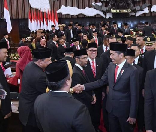 Jokowi dan Iriana Tiba di Gedung MPR RI