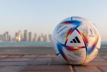 Penampakan Al Rihla, Bola Resmi Piala Dunia Qatar 2022 yang Dibuat di Madiun