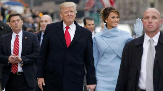 Donald Trump Disoraki dan Diolok-olok Saat Parade ke Gedung Putih