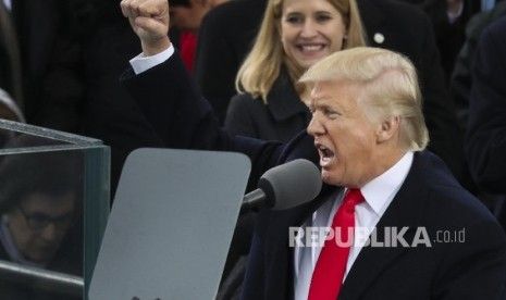 Ini Pidato Lengkap Donald Trump Usai Disumpah Sebagai Presiden ke-45 AS