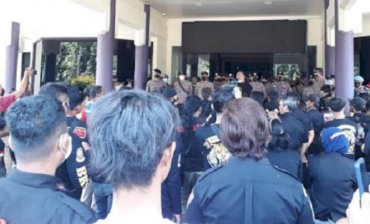 Aksi Protes Meluas, Giliran Aliansi Sunda Karawang Desak Arteria Dahlan Dipecat dan Dipenjara