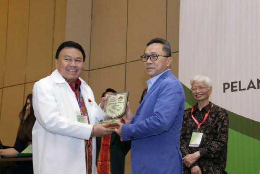 Zulkifli Hasan Diangkat Sebagai Anggota Dewan Kehormatan Persatuan Dokter Umum