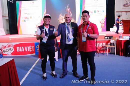 Okto Tanyakan Sekjen IWF Soal Angkat Besi di Olimpiade 2024 Paris