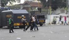 Bawa Molotov Saat Aksi Tolak PPKM di Bandung, Demonstran Diamankan Polisi