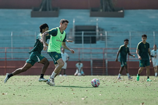 Slavko Damjanovic, Bek Yang Siap Bawa Persebaya Menuju Puncak