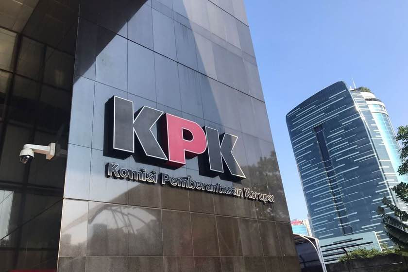 Gali Aliran Dana Korupsi Bupati Kuansing, KPK Panggil Stafsus Menhut