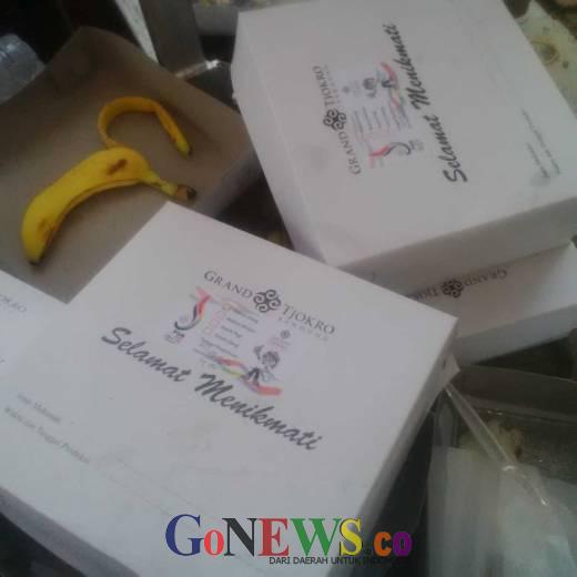 Amburadul, Liaison Officer PON XIX Jabar Keluhkan Lunch Box yang Kedapatan Belatung dan Nasi Basi