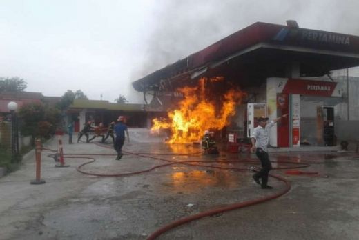 Api Lahap Habis SPBU Sawahan Kota Padang