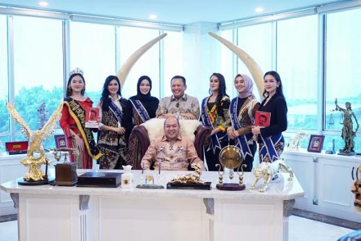 Terima Finalis Putri Otonomi Daerah 2021, Bamsoet Dorong Pemberdayaan Desa