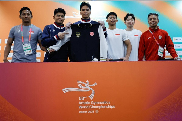 Timnas Gimnastik Indonesia Tampil dengan Bawa Jaket Sang Kawan