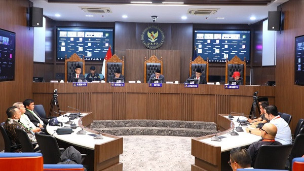 DKPP Jatuhkan Sanksi Pemberhentian Jabatan Kordiv kepada Anggota Bawaslu Provinsi Kalteng