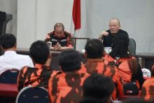 Ketua DPD RI Soroti Kurang Dekatnya Pemkot Surabaya dengan Pengusaha Lokal