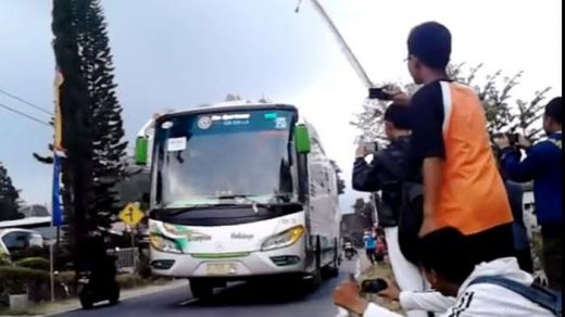 Om Telolet Om, Suara Klakson Bus Indonesia Mendadak Mendunia