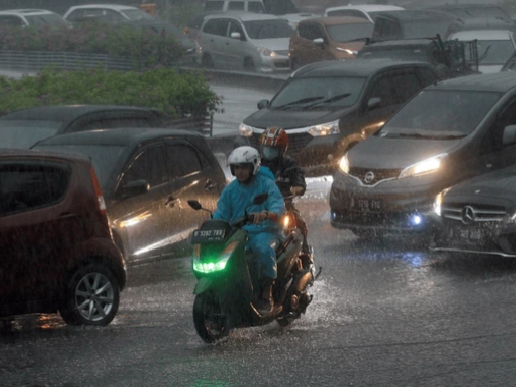 BMKG Prakirakan Jabodetabek Diguyur Hujan Lebat Hari Ini