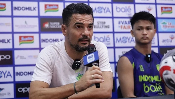 Calos Pena Minta Pemain Lini Depan Persita Tingkatkan Akurasi