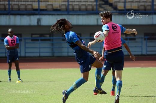 Hadapi Sriwijaya FC , Robert Alberts Ingin Persib Lebih Disiplin