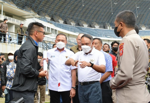 Jelang Liga 1, Menpora Amali Tinjau Stadion GBLA yang Akan Digunakan Persib