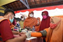 Gelar Vaksinasi di Jatinegara, PKS Tegaskan Siap Berkolaborasi Melayani Rakyat