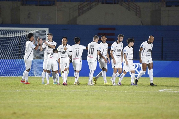 Ambisi Besar Carlos Pena Saat Hadapi Persis Solo