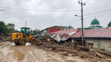 Banjir Bandang Terjang Pusat Pemerintahan Solok, Belasan Kantor dan Puluhan Kendaraan Tertimbun Lumpur