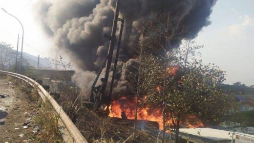 Kebakaran Pipa Minyak di KM 129 Tol Purbaleunyi, Seorang Pekerja Tewas