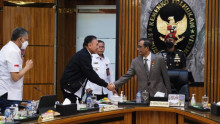 Iwan Bule Ogah Mundur dari PSSI, Mahfud MD: Tidak Bertanggung Jawab
