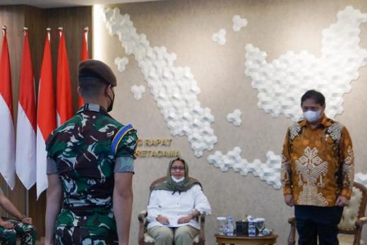 Terima Taruna Akmil, Menko Airlangga: Dukungan TNI Krusial Tangani Pandemi