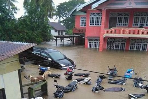 Banjir Landa 53 Kecamatan di Sulsel, BNPB: 8 Tewas, 4 Hilang dan Ribuan Warga Mengungsi