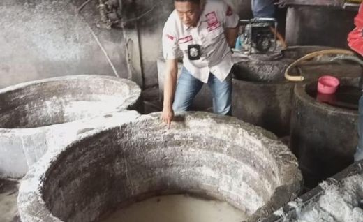 Polisi Gerebek Pabrik Bihun Bercampur Kecoa di Sumsel