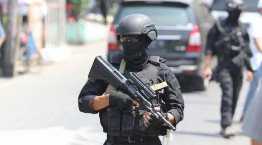 Warga Kaget Lihat Adu Tembak Densus 88 dan Teroris di Jalan Raya