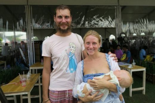 Ikuti Jogja Marathon 2017, Pasangan Bule Rusia Lari Sambil Gendong Bayi 10 Bulan