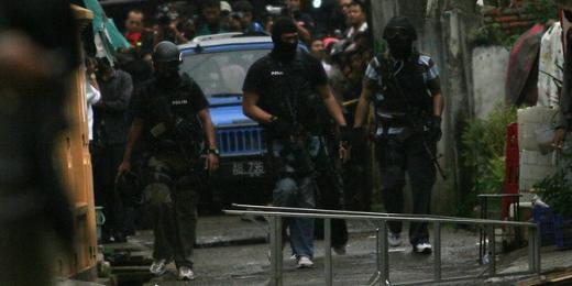 Densus 88 Tangkap Terduga Teroris di Surabaya