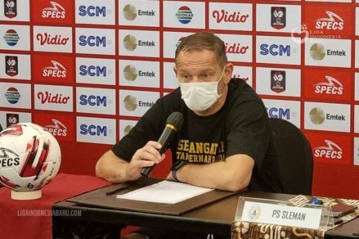 Dejan Antonic Tetap Turunkan Pemain Muda Hadapi PSM