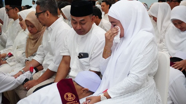 GoNews.co Para orang tua siswa.