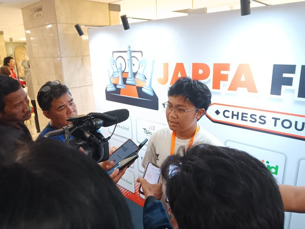 Aditya Main Remis, GM Susanto Megaranto Tumbang