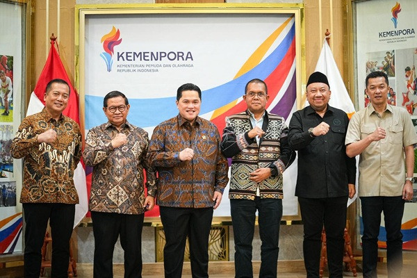 Menpora Erick Serahkan SK Tuan Rumah PON XXII Tahun 2028 Kepada DKI Jakarta, NTT dan NTB